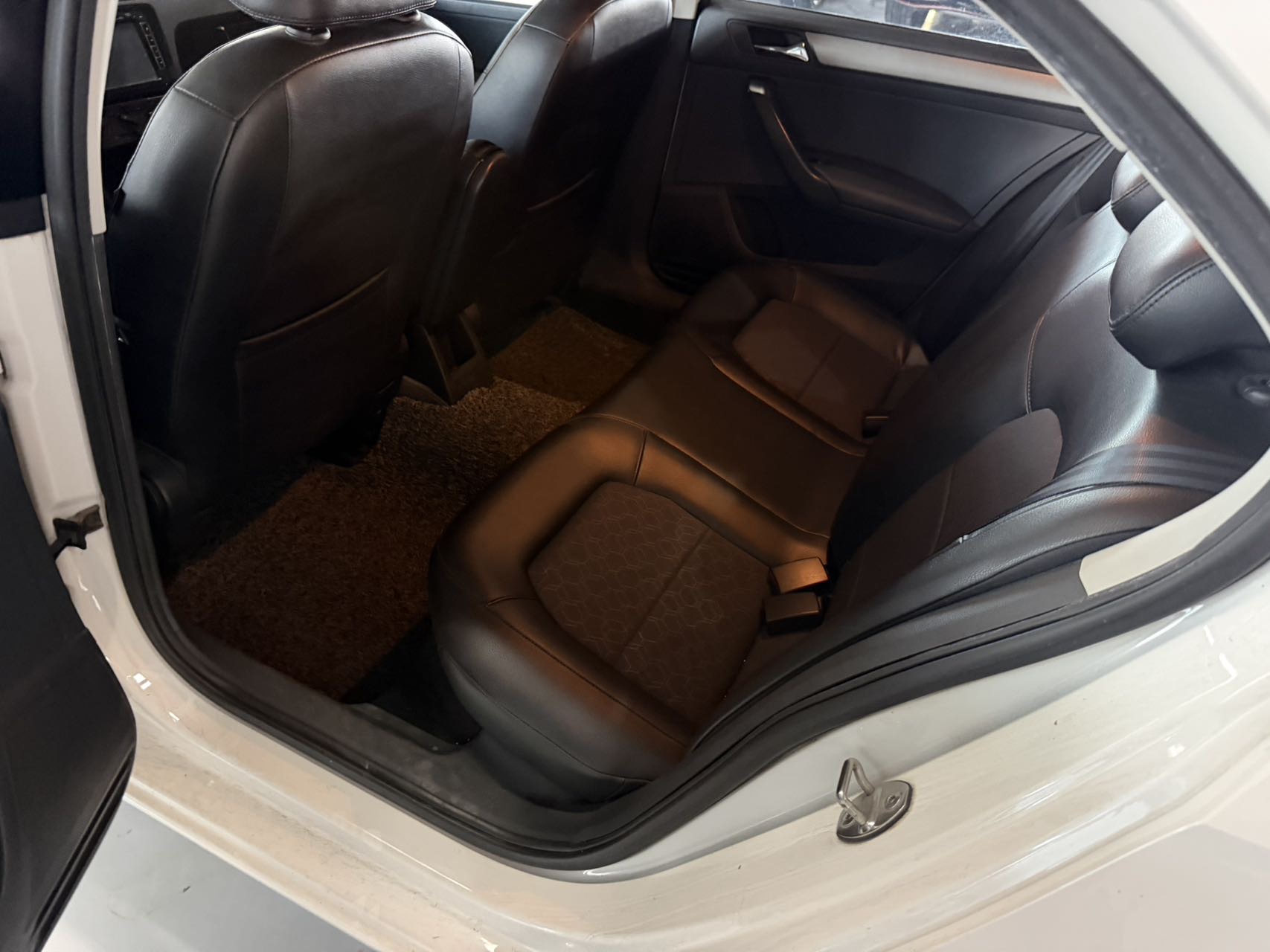 Volkswagen Santana 2014 car image #8