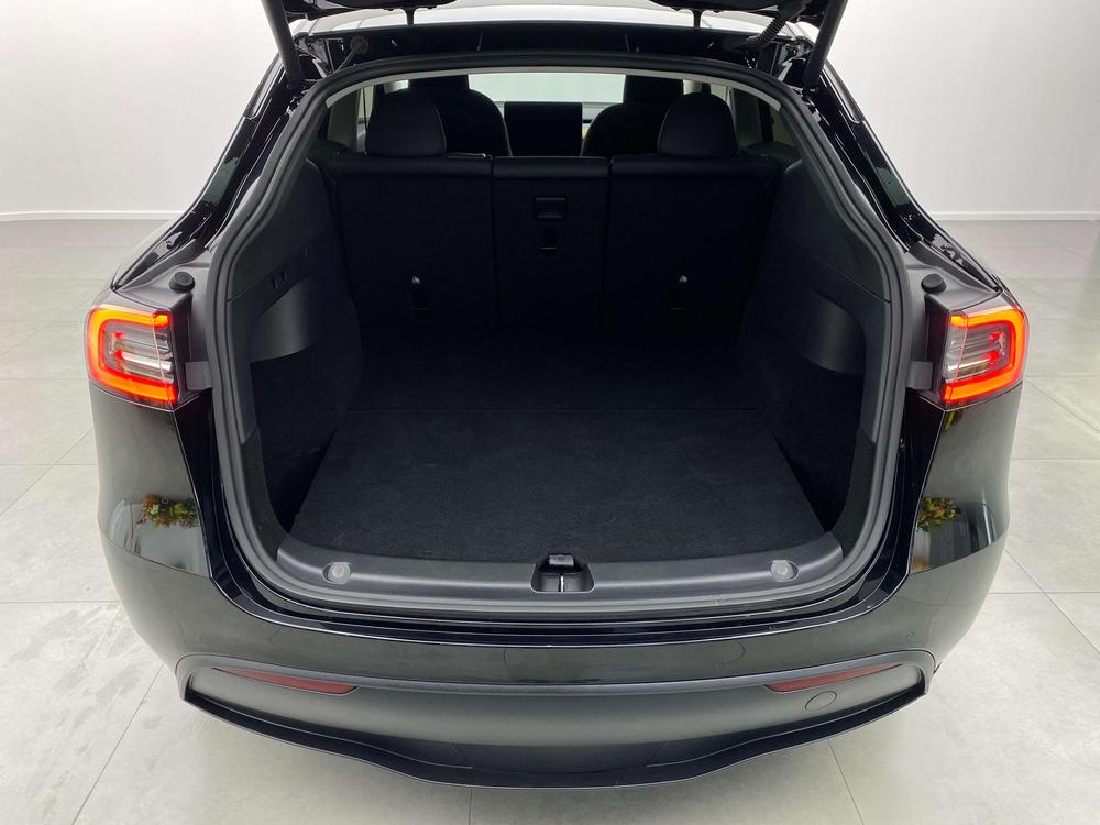 Tesla Model Y 2023 #30 Tesla Model Y 2023 car image #30