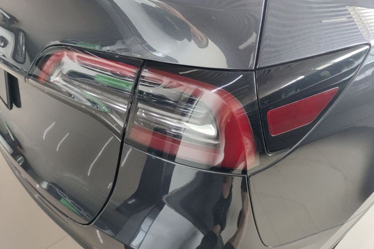 Tesla Model Y 2024 #8 Tesla Model Y 2024 car image #8