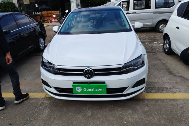 Volkswagen Polo 2023 car image #3