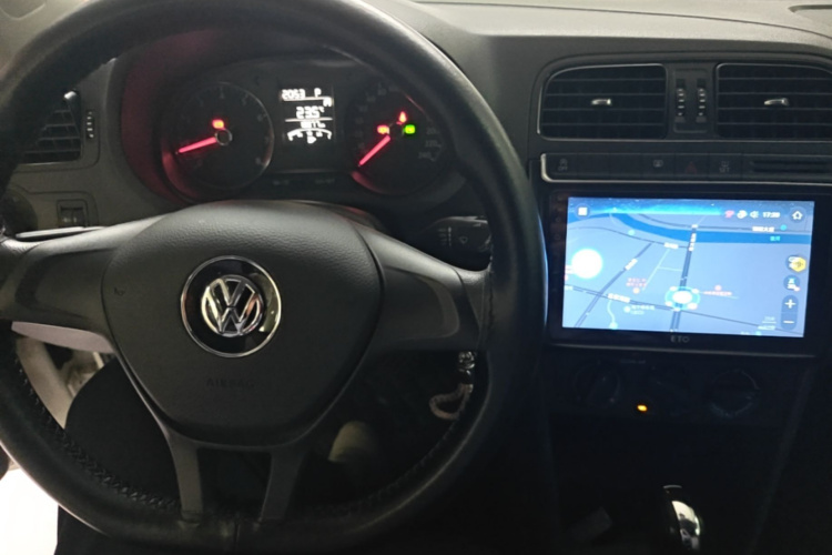 Volkswagen Polo 2019 car image #10