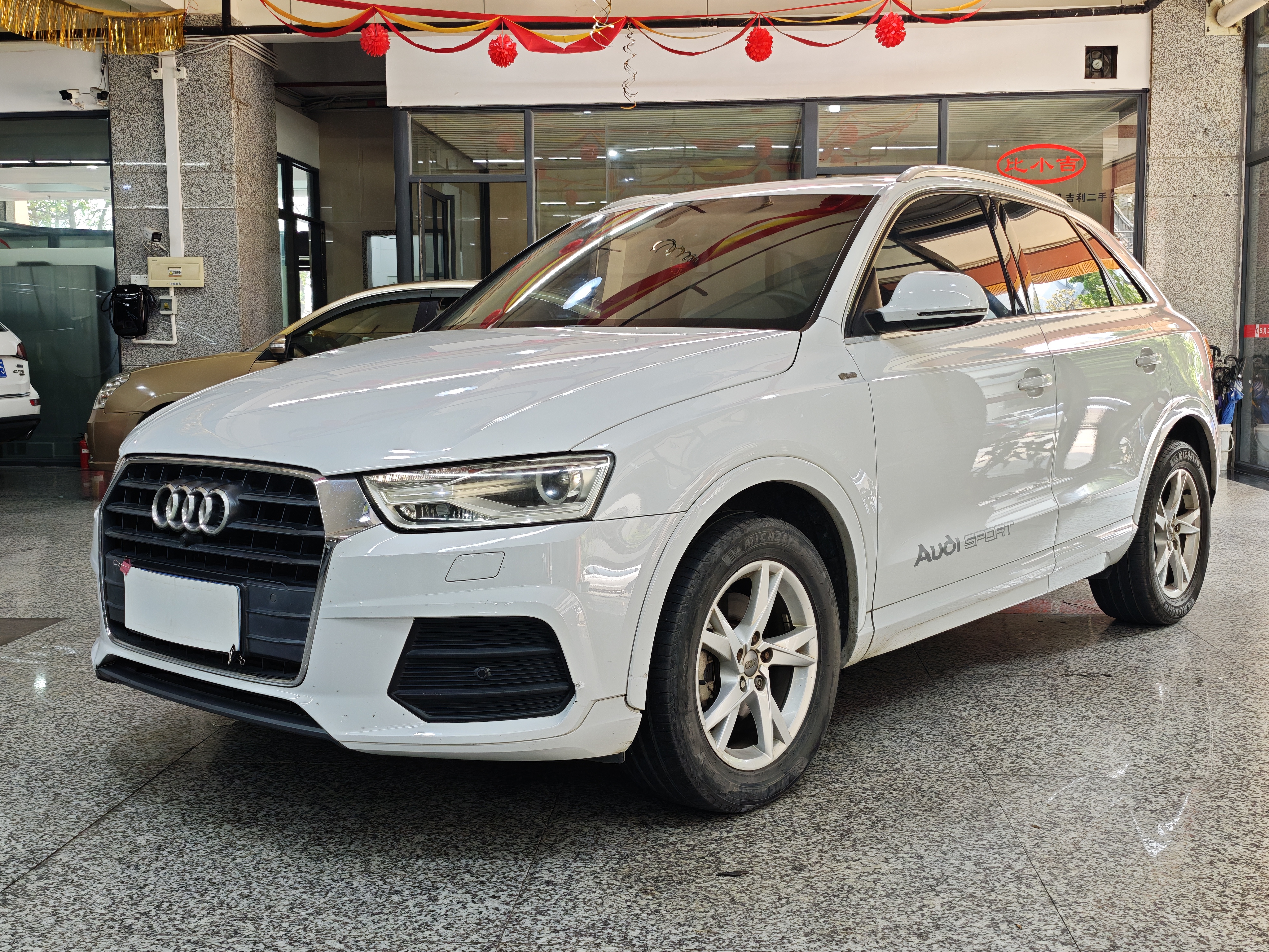 Audi Q3 2018 immagine di auto 