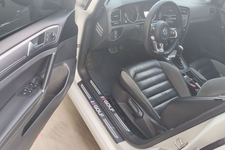 Volkswagen Golf 2016 car image #16
