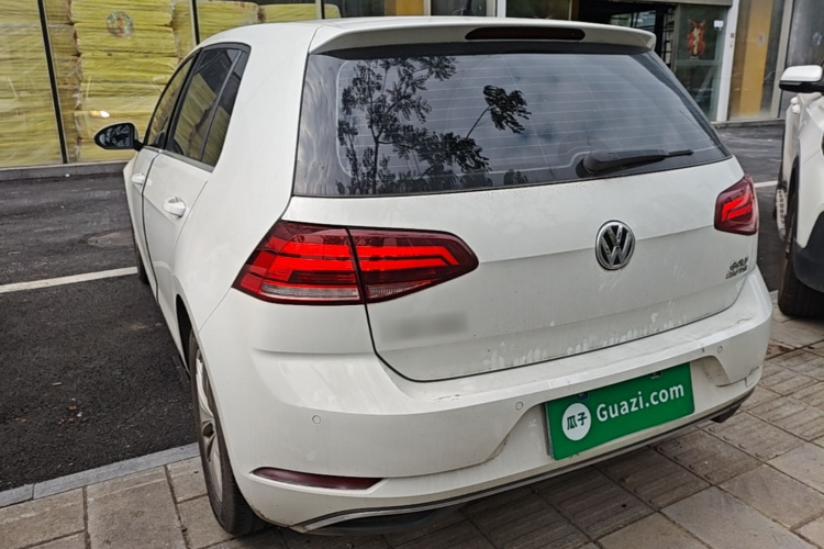 Volkswagen Golf 2019 car image #5