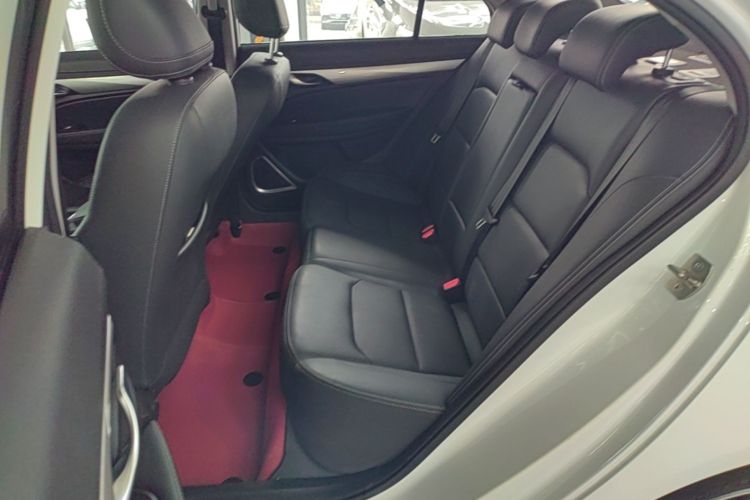 GEELY Emgrand 2020 #17 GEELY Emgrand 2020 صورة سيارة #17