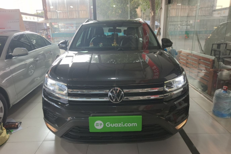 Volkswagen Tharu 2021 car image #3