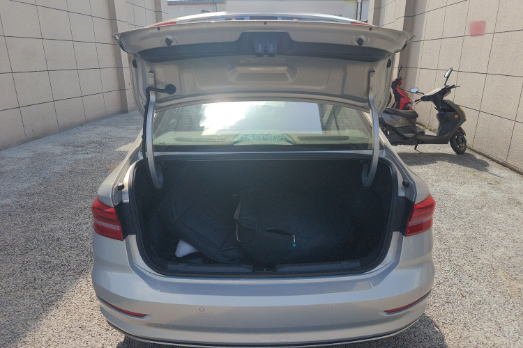 Volkswagen Lavida 2020 car image #19