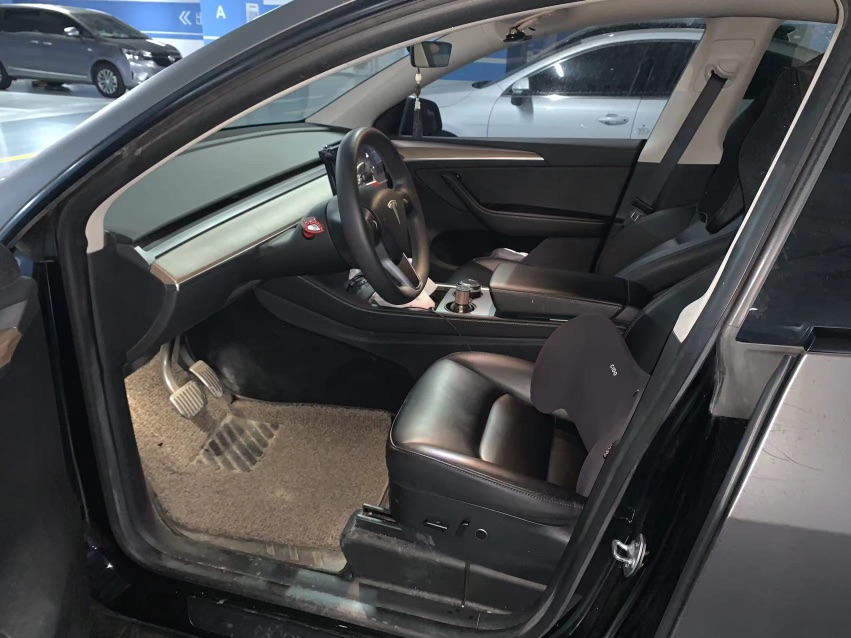 Tesla Model Y 2022 car image #6