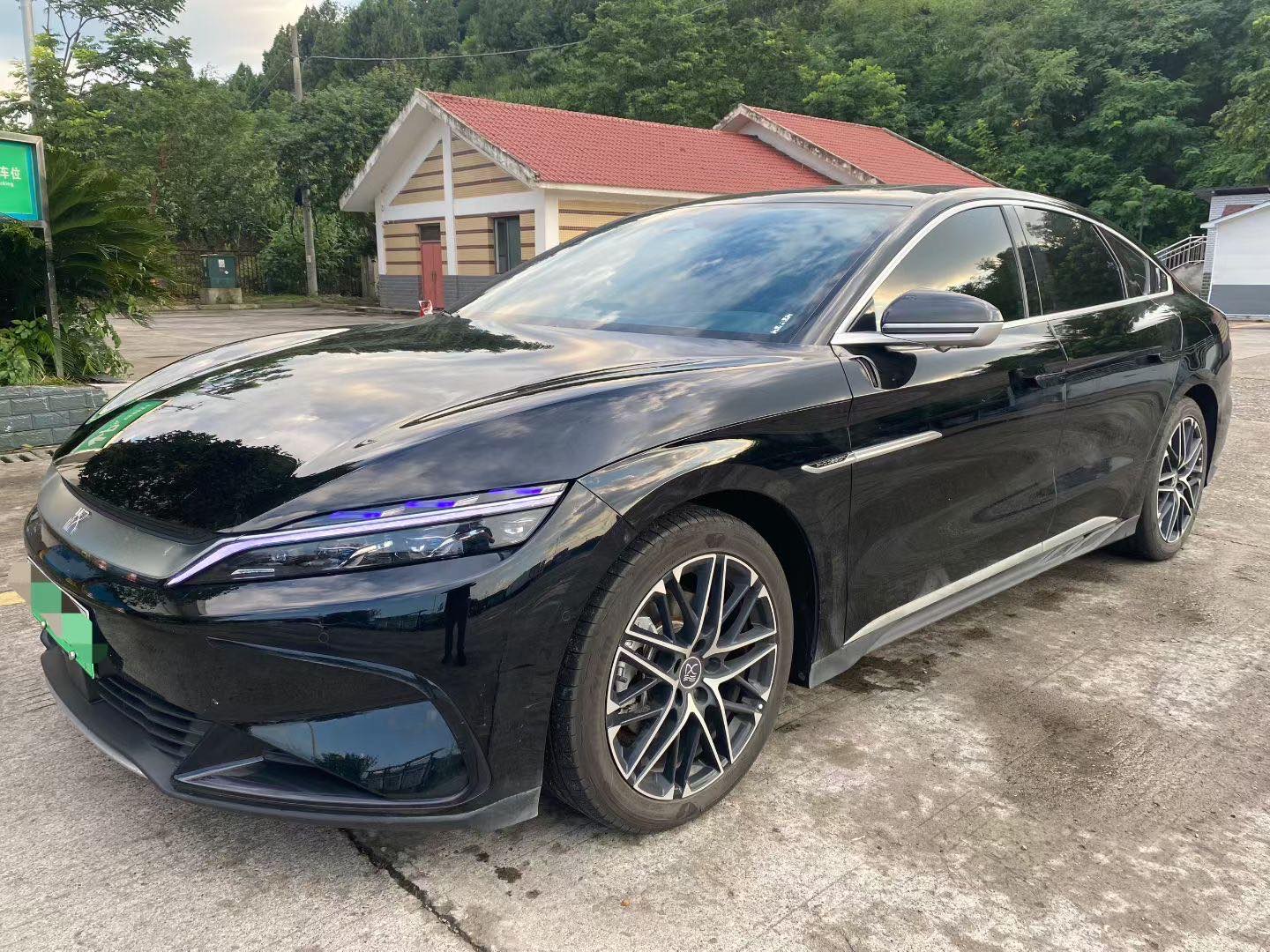 BYD Han 2025 car image #3