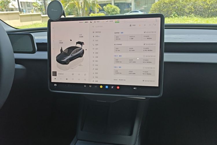 Tesla Model 3 2024 car image #17
