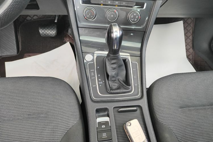 Volkswagen Golf 2020 #14 Volkswagen Golf 2020 car image #14