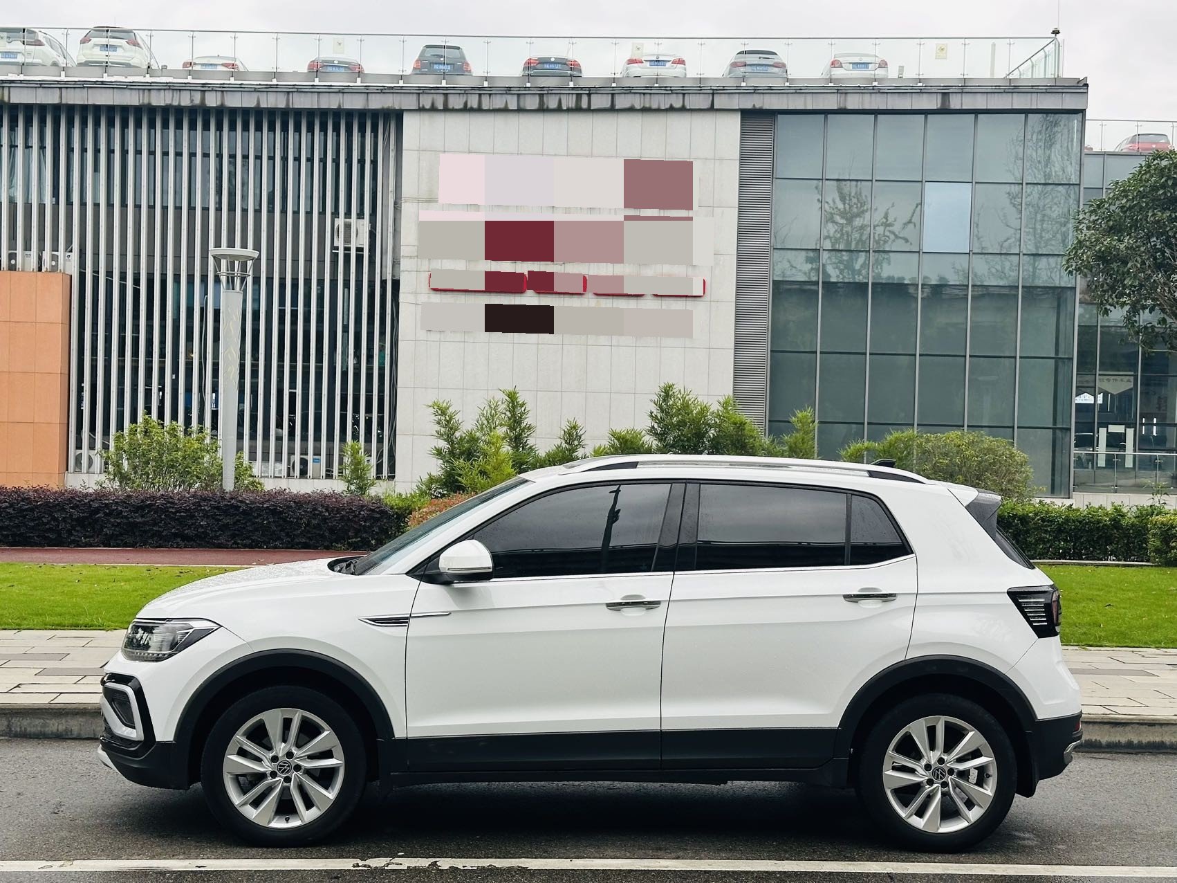 Volkswagen T-Cross 2024 car image #5