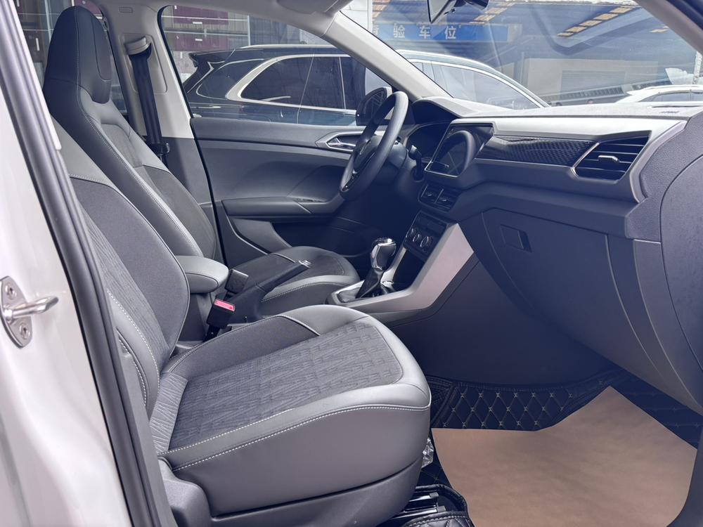 Volkswagen T-Cross 2021 #8 Volkswagen T-Cross 2021 car image #8