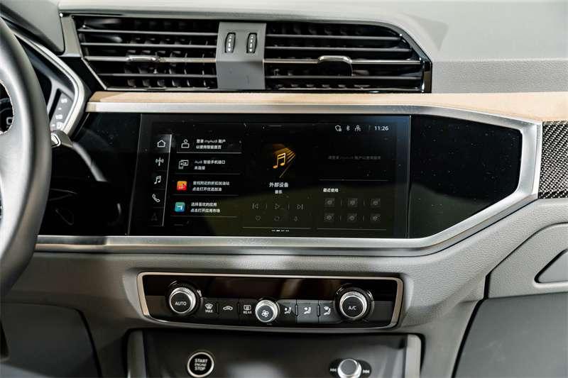 Audi Q3 2023 car image #14