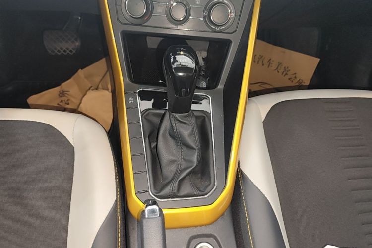 Volkswagen Polo 2019 car image #14