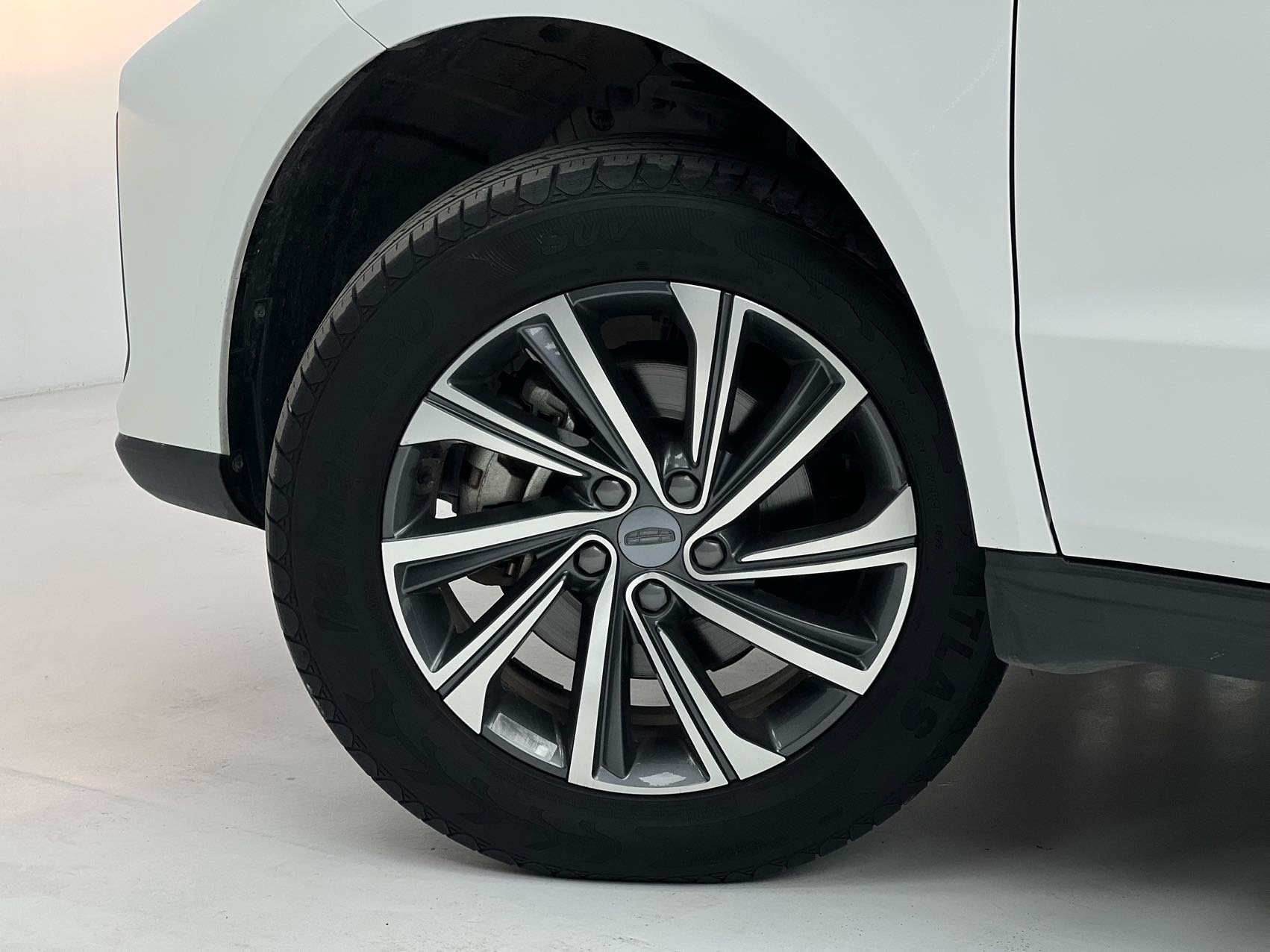 GEELY Vision X6 2023 #11 GEELY Vision X6 2023 car image #11