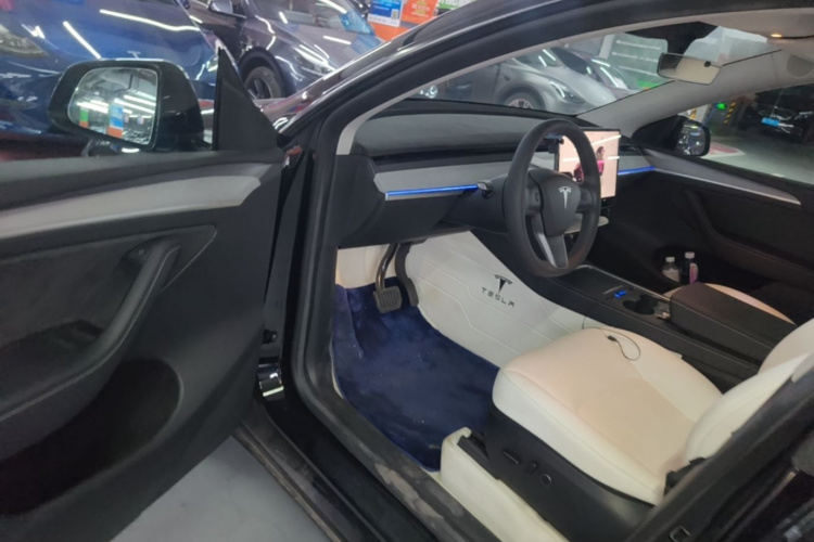 Tesla Model Y 2023 #16 Tesla Model Y 2023 car image #16