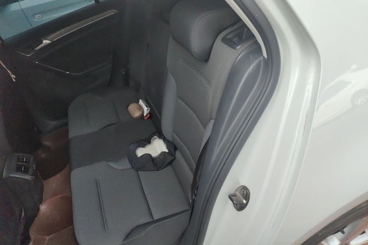 Volkswagen Golf 2014 car image #10