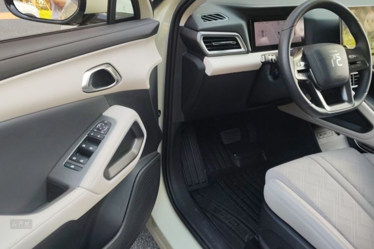 BYD YuanUP 2025 #18 BYD YuanUP 2025 car image #18