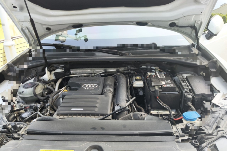 Audi Q3 2020 car image #22