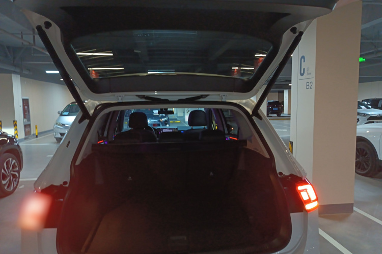 Volkswagen Tiguan L 2024 image de voiture #19