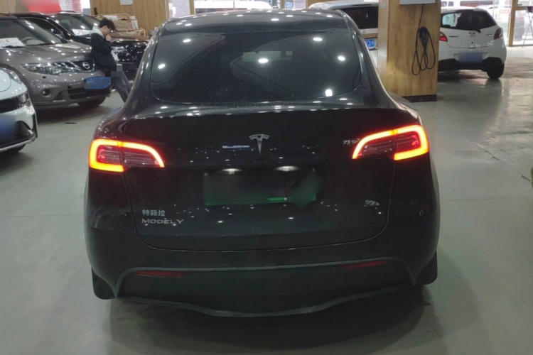 Tesla Model Y 2022 #6 Tesla Model Y 2022 car image #6