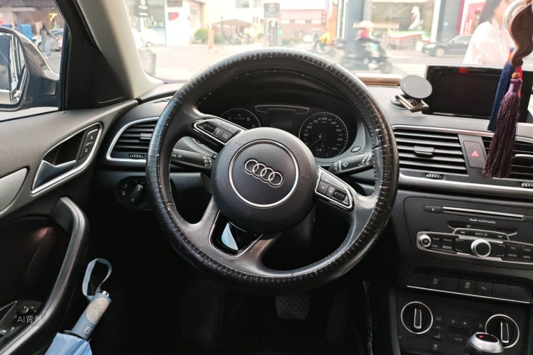 Audi Q3 2019 #12 Audi Q3 2019 car image #12