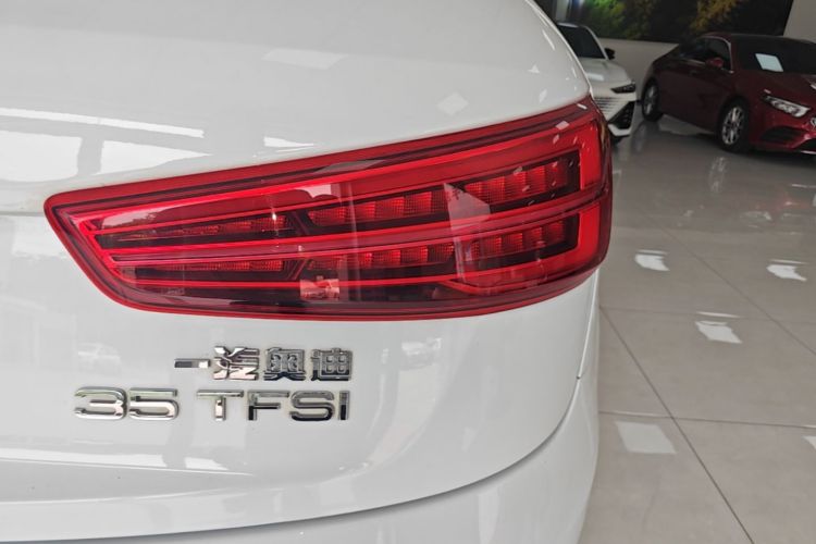Audi Q3 2019 #8 Audi Q3 2019 car image #8