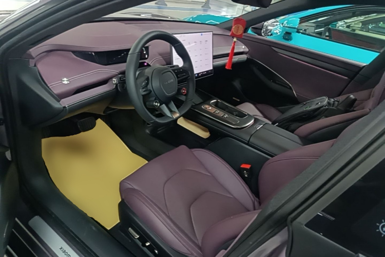 MI SU7 2024 immagine di auto #19