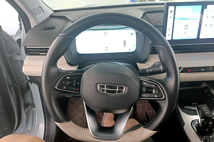 GEELY Emgrand L HiP 2022 imagen de coche #11