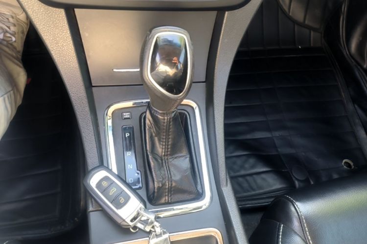 GEELY Emgrand 2017 car image #14
