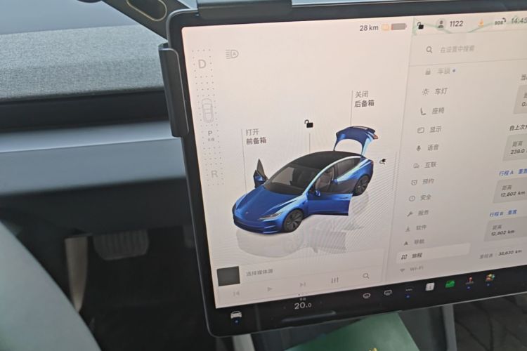 Tesla Model 3 2024 #14 Tesla Model 3 2024 car image #14