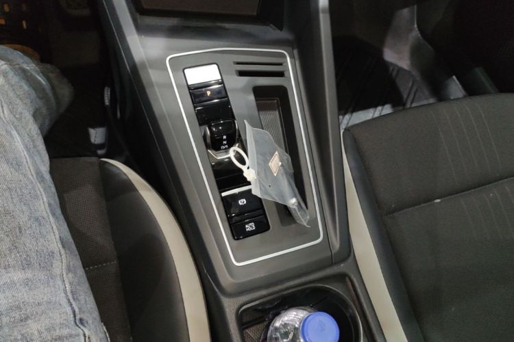 Volkswagen Golf 2023 car image #14