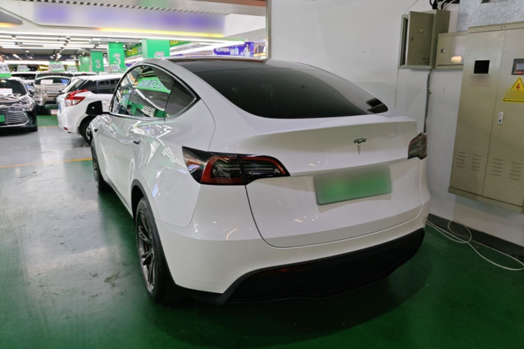 Tesla Model Y 2024 car image #5