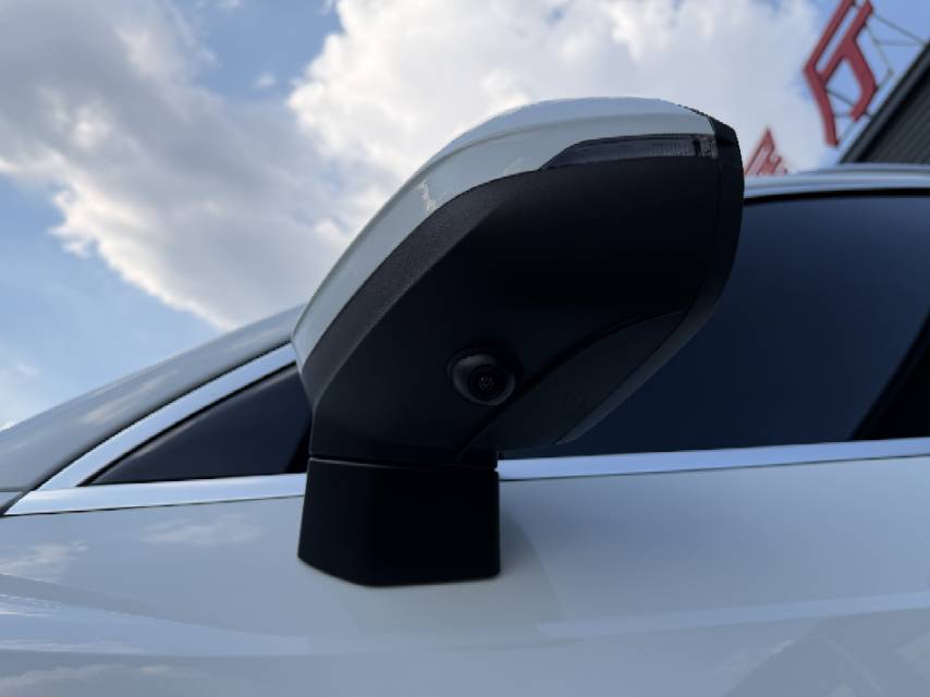 Audi Q3 2023 car image #6