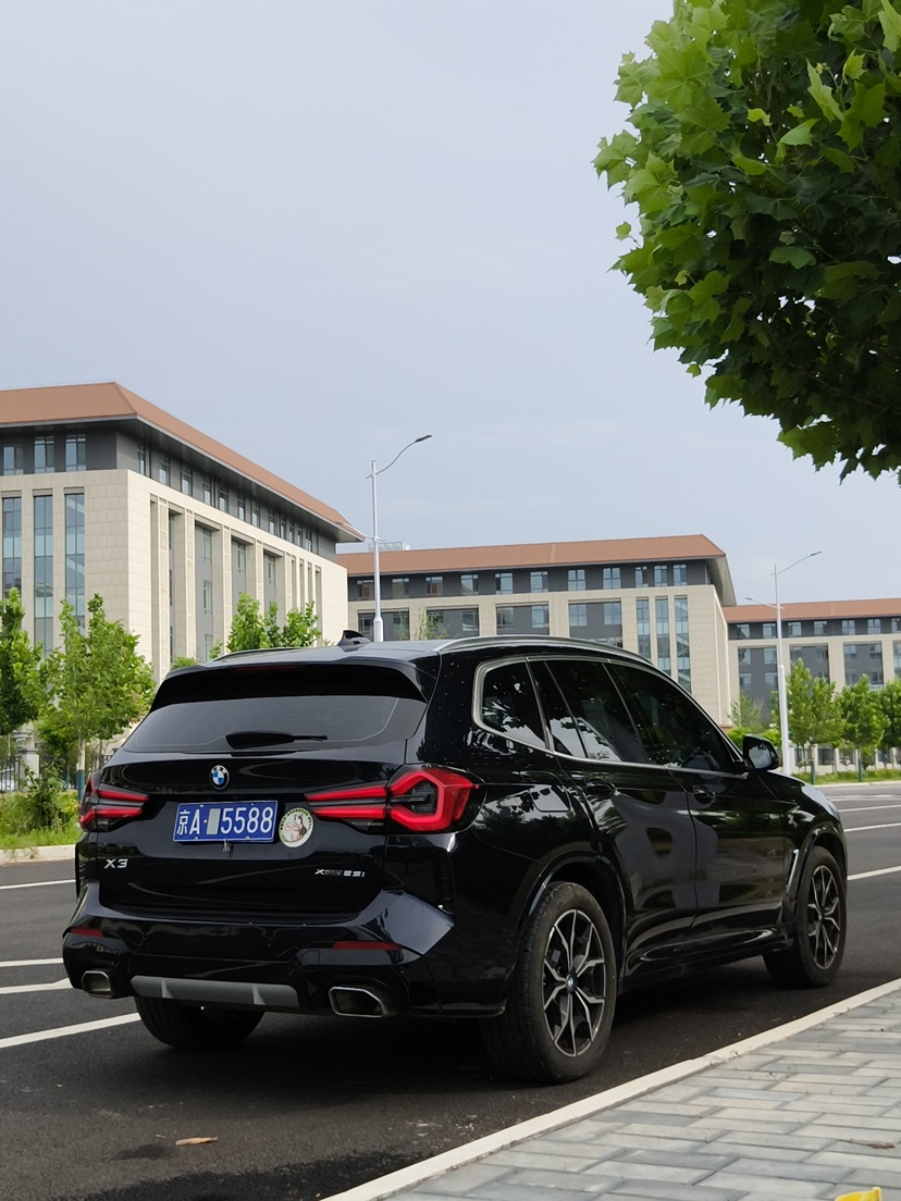 BMW X3 2022 car image #11
