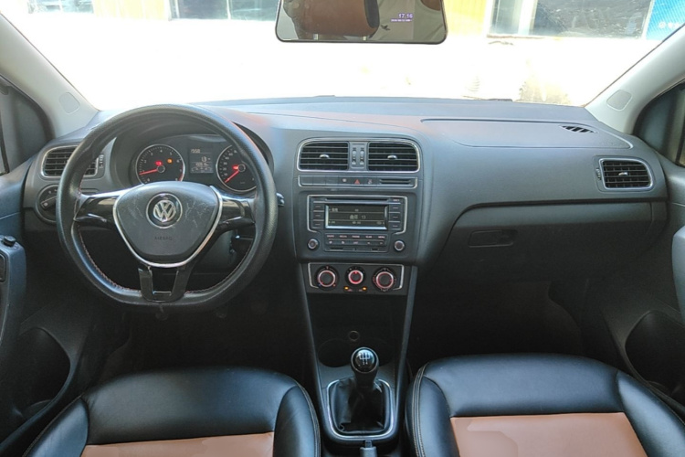 Volkswagen Polo 2015 #10 Volkswagen Polo 2015 car image #10