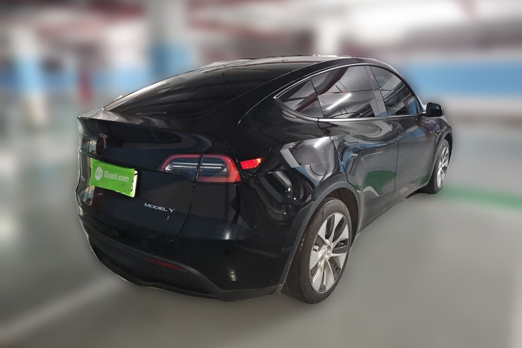 Tesla Model Y 2023 #5 Tesla Model Y 2023 immagine di auto #5