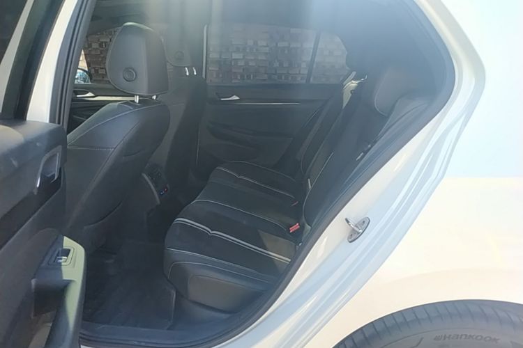 Volkswagen Golf 2022 car image #17