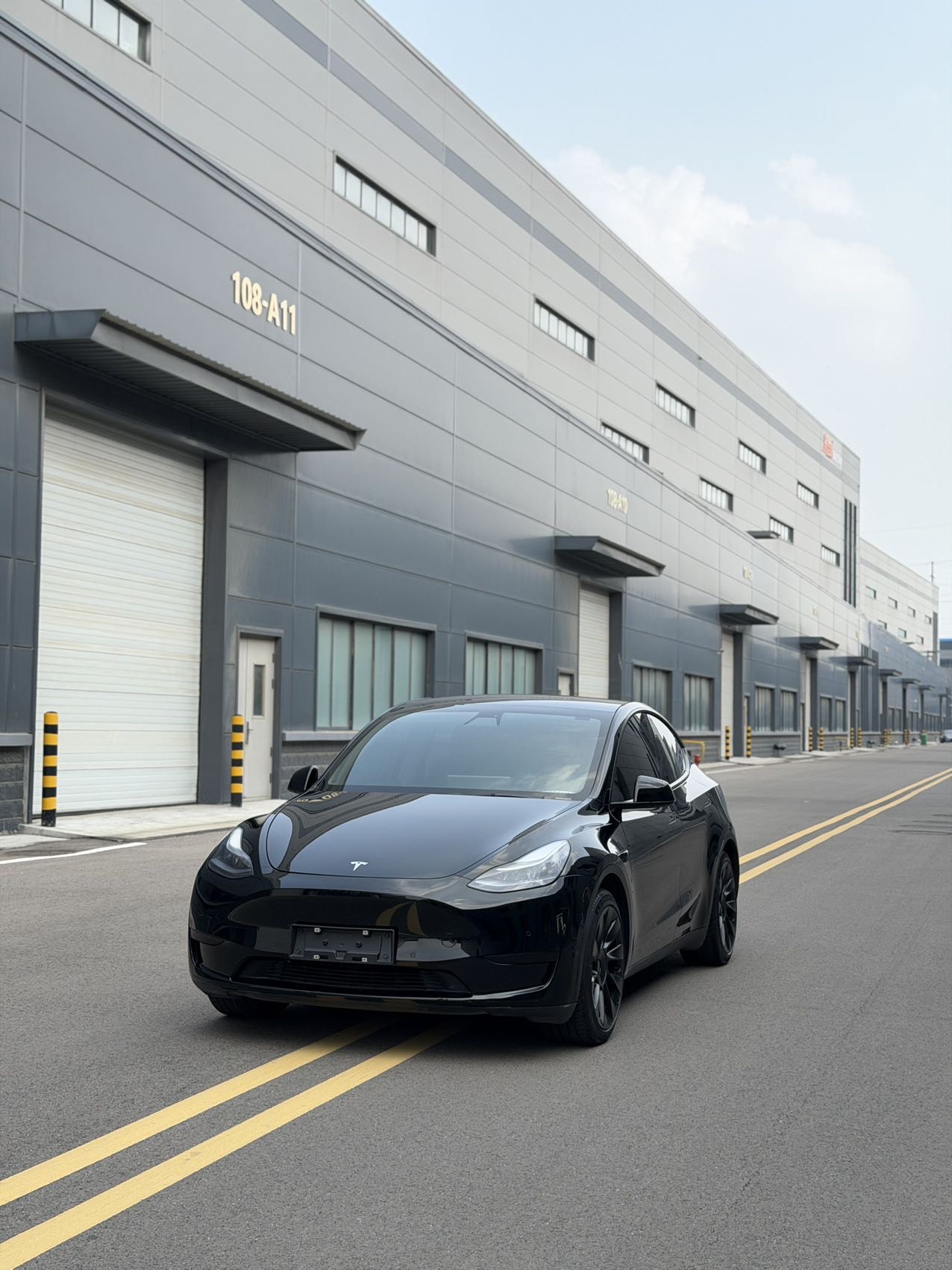Tesla Model Y 2022 Tesla Model Y 2022 car image