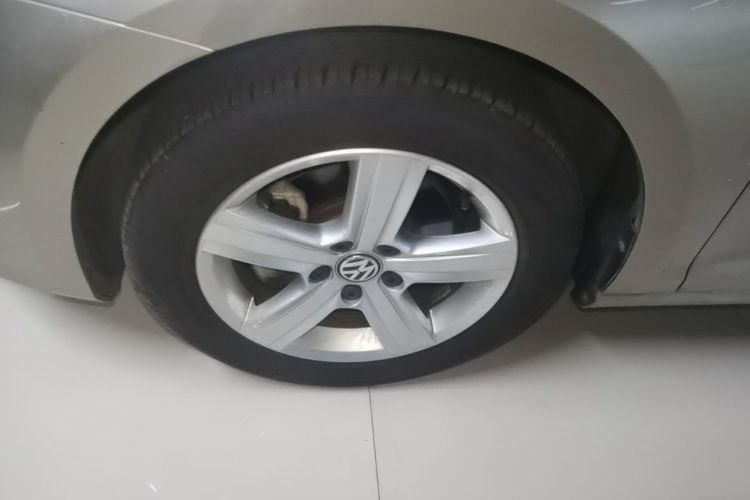 Volkswagen Golf 2015 car image #9