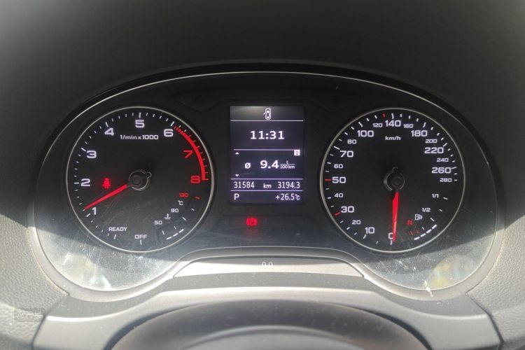 Audi A3 2018 car image #14