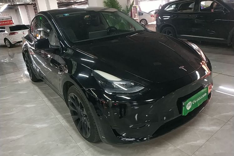Tesla Model Y 2022 #4 Tesla Model Y 2022 car image #4