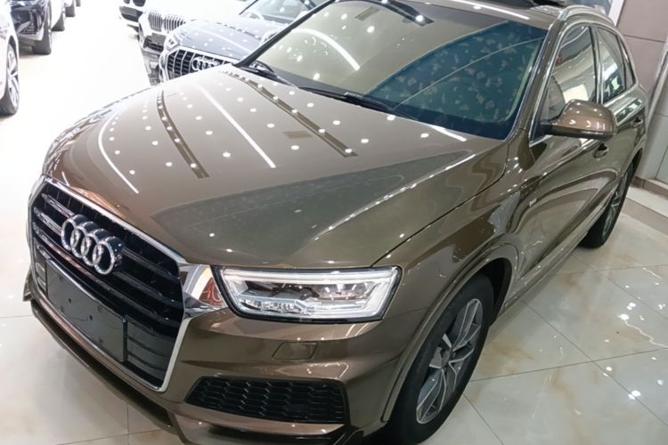 Audi Q3 2019 car image #2