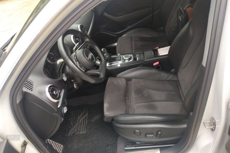 Audi A3 2017 car image #17