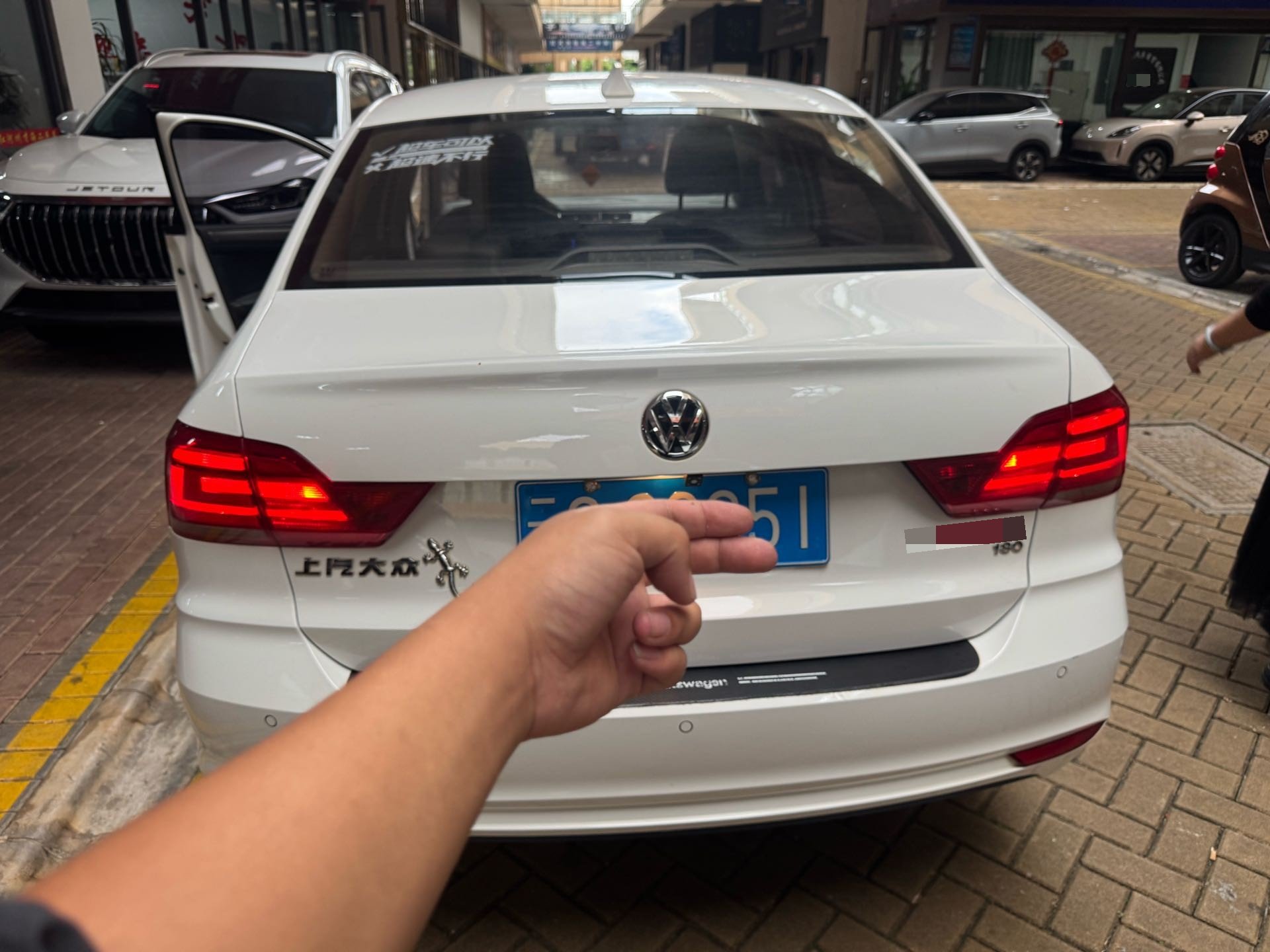 Volkswagen Santana 2018 car image #5