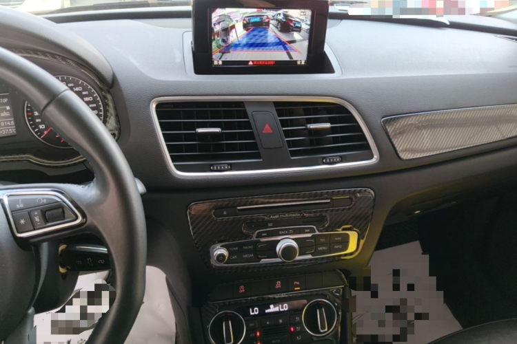 Audi Q3 2018 car image #13