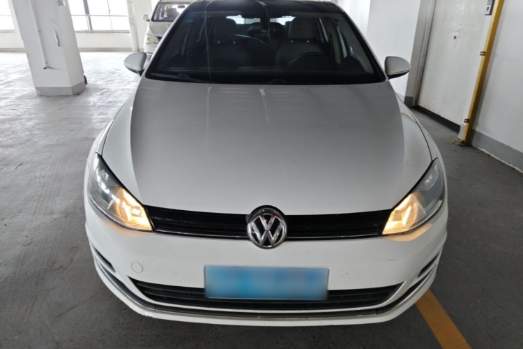 Volkswagen Golf 2014 car image #3
