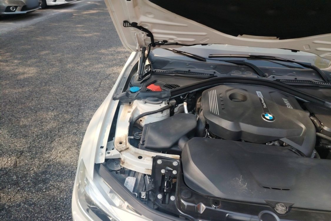 BMW 3 Series 2018 #11 BMW 3 Series 2018 car image #11