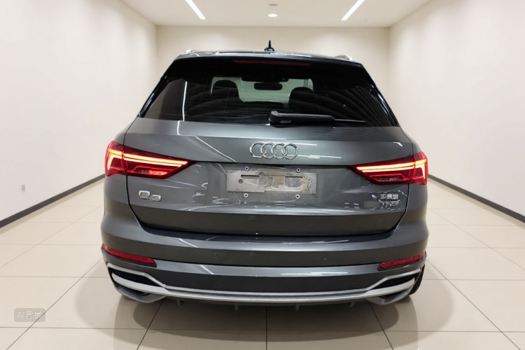 Audi Q3 2021 car image #6